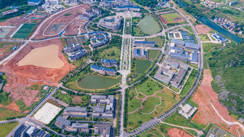 稳压二极管：揭秘其工作原理与选型要点