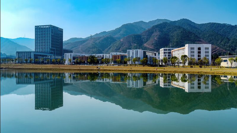 连接器：揭秘连接器生产厂家的实力密码**